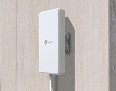 Router an der Wand montiert