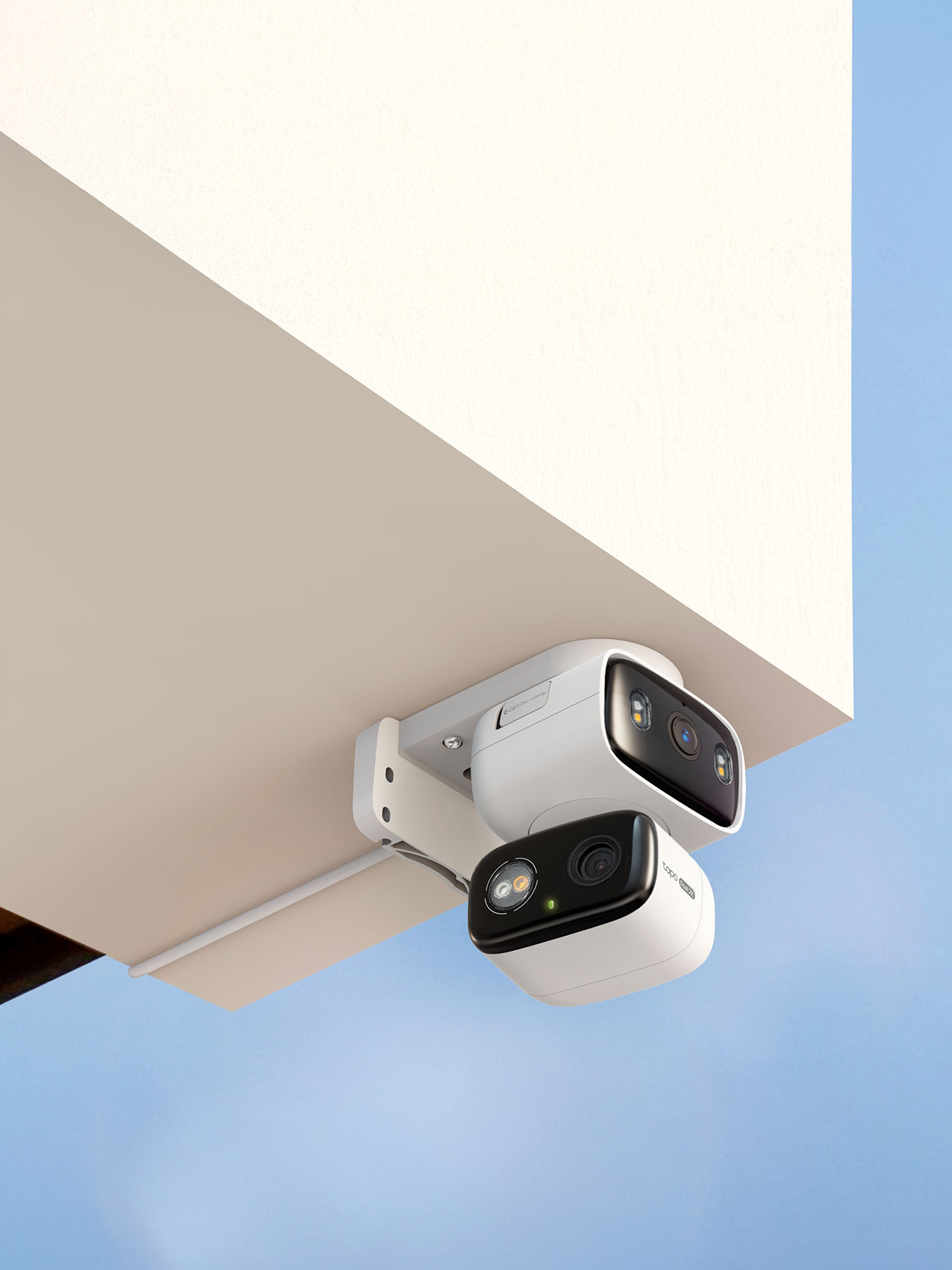 TC34 | Indoor/Outdoor Dual Lens Pan/Tilt Security Camera | Tapo